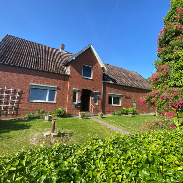 Resthof  mit 2 Wohneinheiten und Ausbaureserve  in 23617 Eckhorst