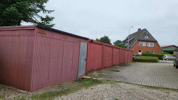 Garagen und Nord-West_Haus 18